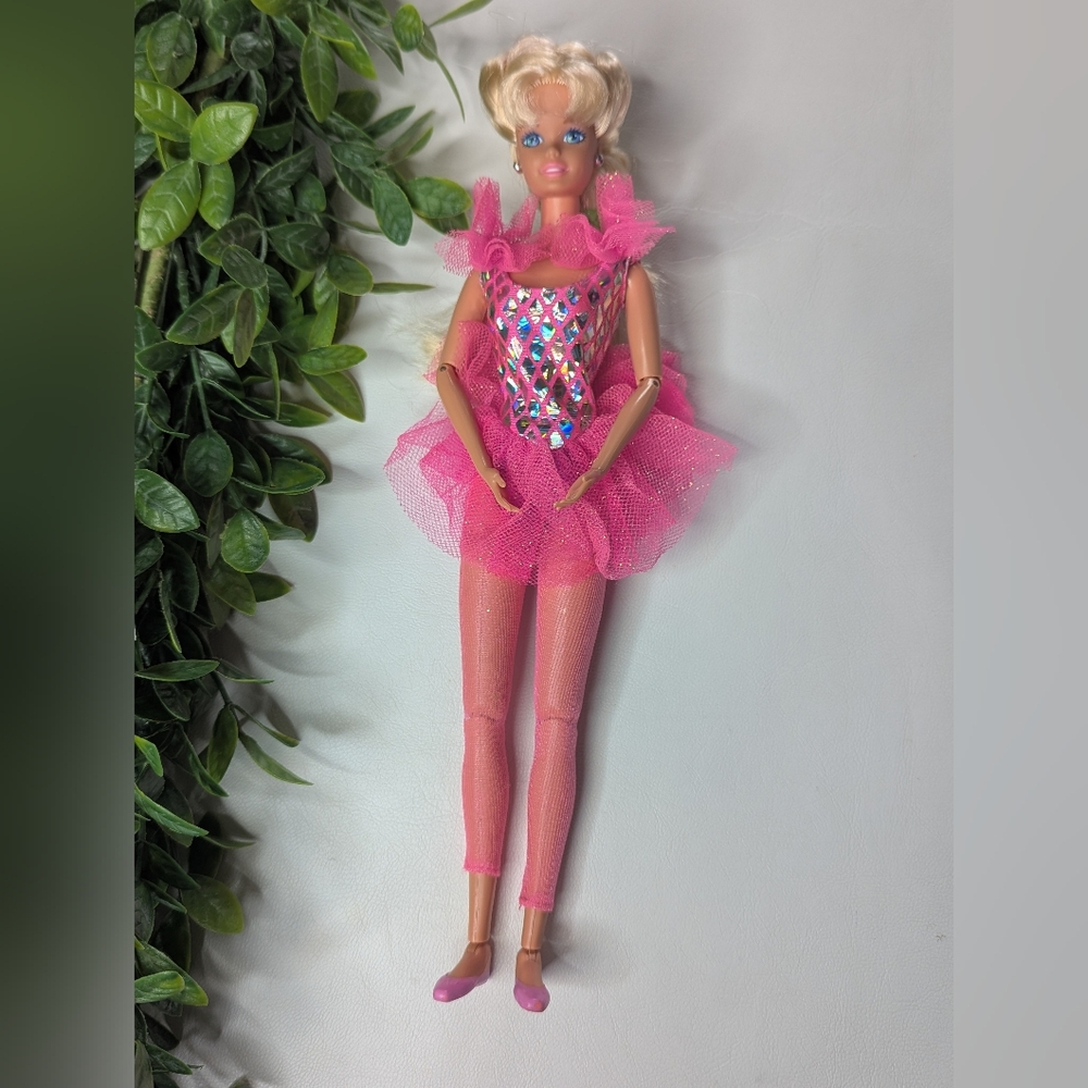 Barbie Vintage 90's Twirling Ballerina Doll